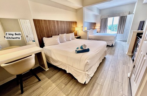 Florida Center Resort | Premium Universal Studios King Bed Resort Studio Free Parking Kitchenette Pool