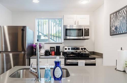 Wynwood Art District Apartment | Prime Location Free Parking By Nightlife & Eats