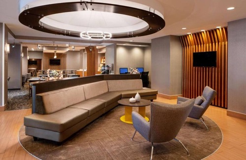 Donelson Hotel | Prime Location in Nashville! Kitchenette, Pool, Pet-friendly, Free Parking!