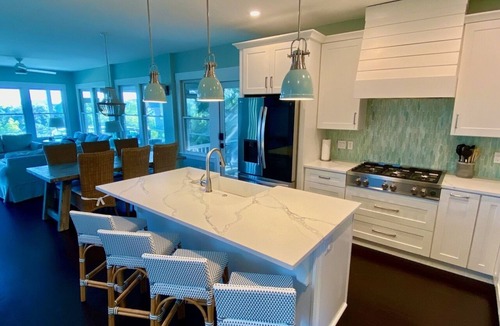 Flora's Bluff House | Primrose Cottage - views & breezes on Bald Head Island - 3 minute walk to beach!