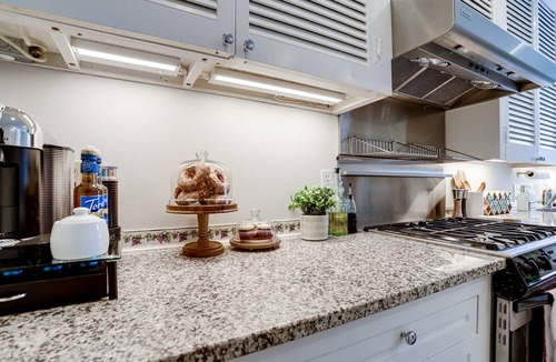 Old Town Alexandria House | Prince of Wales - 1 block from the Waterfront with a Walk Score of 95!