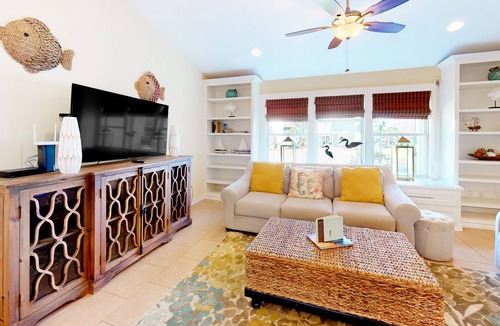 Key Allegro House | Pristine Key Allegro home with a private hot tub & pergola - near the beach