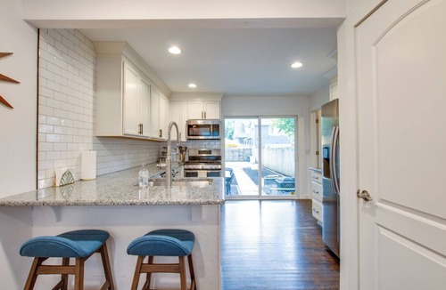 McFerrin Park House | Private Backyard 2mi to Downtown