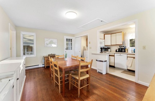 Lagoon Heights Cottage | Private Beach Waterfront Oak-Bluffs Family Cottage