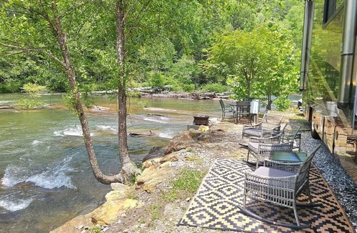 Lakemont Cabin | Private, Country Cabin in North Georgia's Mountainous Wilderness, Perfect for a Family Glamping Retreat