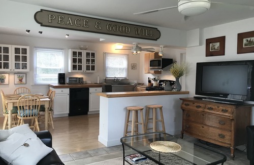 Charles City Cottage | Private Country Retreat with Swimming Pool