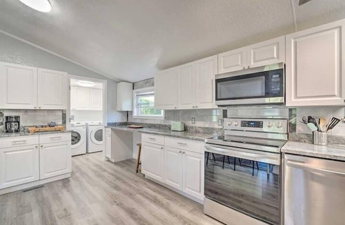 Summerfield House | Private Dog Park 4mi to Lake/Beach Legends Run