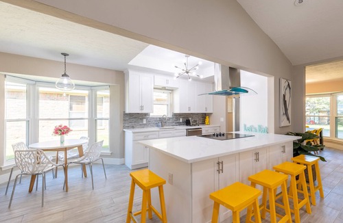 Richardson House | Private Family Heated Pool and Spa, 2 King Beds, Cornhole, Grill, Foosball, Game