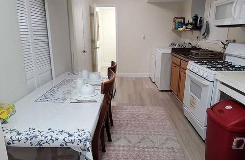 Bethesda Bed & Breakfast | Private Furnished Bedroom with Kitchen & Breakfast – Near Bethesda downtown
