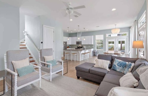San Juan House | Private Heated Pool ,4 Bikes, Steps to the Beach!