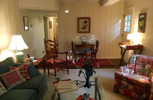 Boonsboro Apartment | Private Hillside Terrace Apartment with Stone Patio Overlooking Woods