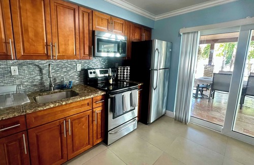 Pompano Beach House | Private House 3BR/2B | Near Beach | Large Yard