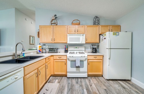 Belvedere House | Private Lanai + Patio: The Villages Resort Home!