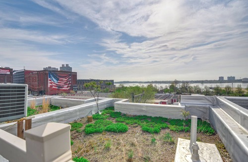 Old City House | Private Patio! Stay By Old Town, Lincoln Financial