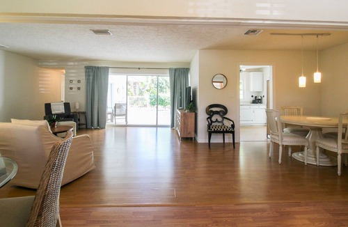 Gulf Gate Estates House | Private Pool, Near Siesta Key Beach, Blue Dolphin