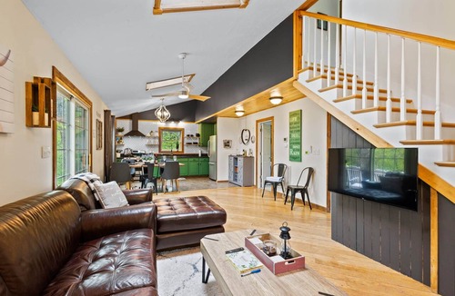 Goshen House | Private Riverfront Cabin | Hot Tub, Fire Pit | Blue Ridge