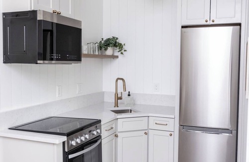 St. Augustine Historic District Hotel | Private Room/Boutique Inn/Kitchen/Bathtub