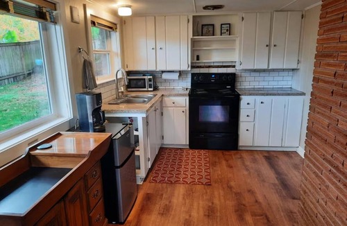 Highline Apartment | Private & Spacious Daylight Basement Apartment with Kitchen