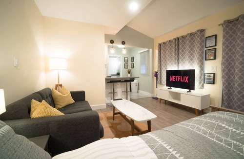 Pasadena House | Private Studio - Quiet & Convenient in Pasadena