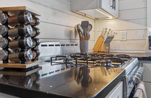 Gordonville House | Private Tiny Home Surrounded By Farmland W/Hottub