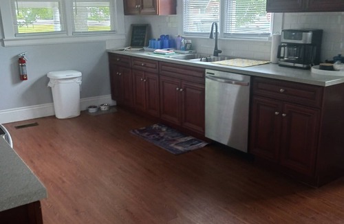 Mount Airy House | PROMO 10% WEEKLY/20% MONTHLY Pet Friendly on Forrest, Small fenced area for pets