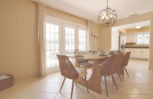 Sarasota House | Pup-approved Winter Escape - Sunshine, Comfort, Beaches & Fun await!