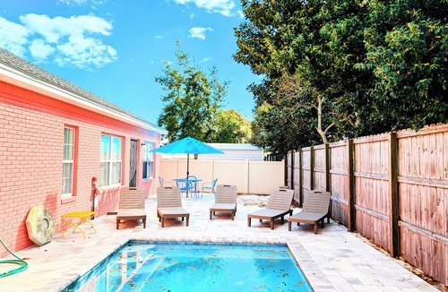 Kiska Beach House | Pvt Pool 3 Blocks to Beach 4BR Home Great for 8 6 str Golf Carts Avail