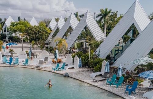 San Carlos Park Hotel | Pyramids in Florida