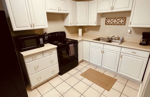 Ucon Apartment | Quaint 100-Year-Old Historic Building Apt#3: Cozy Stay!