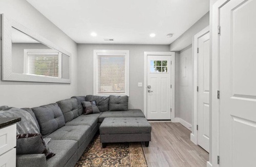 Kingman Park Hotel | Quaint City flat+Urban Oasis+NearCapitol Hill+PRKG