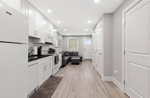 Kingman Park Hotel | Quaint City flat+Urban Oasis+NearCapitol Hill+PRKG