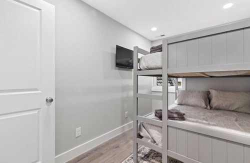 Kingman Park Hotel | Quaint City flat+Urban Oasis+NearCapitol Hill+PRKG