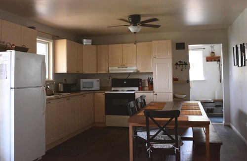 Marmora and Lake House | Quiet Getaway - 4 Season Lakefront Cottage for Fishing & Kayaking