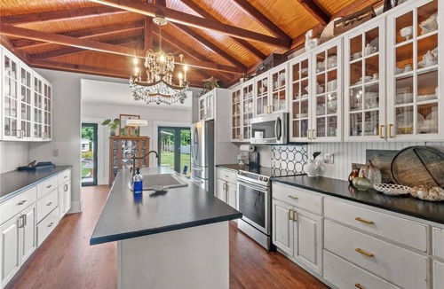 Bushnell House | Quiet Historic Family Retreat with Pool-Pet Friendly-No Events