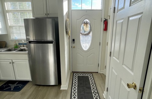Bethany Breeze House | Quiet Neighborhood 2BR Townhouse 1.5 miles to beach