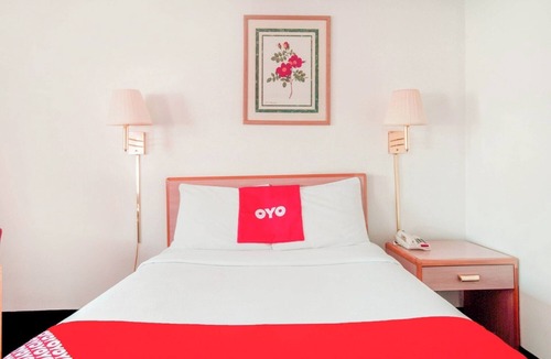 Durham Hotel | Quiet Room Close to Duke Gardens with Comfy Bed + Private Entrance