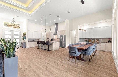 Dunnellon House | Rainbow Retreat Luxury Escape: 2 Homes, 11 Bedrooms, Perfect for Big Groups!