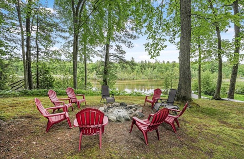 Rapid City Cottage | Rapid River Retreat, Spacious Cozy Cottage close to Torch Lake,