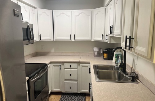 Glasgow House | Rare 1King+1Queen+4Twin Charming 3-bedroom Private townhome at Newark, DE
