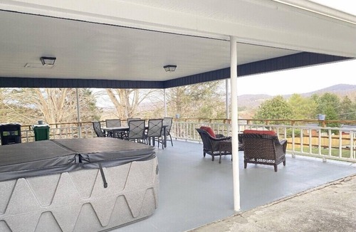 La Follette Apartment | Ready, Set, Reconnect! ©