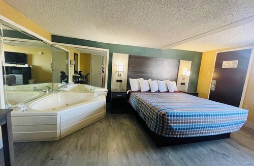 Orchard Park Hotel | Red Carpet Inn Orchard Park - Buffalo, NY
