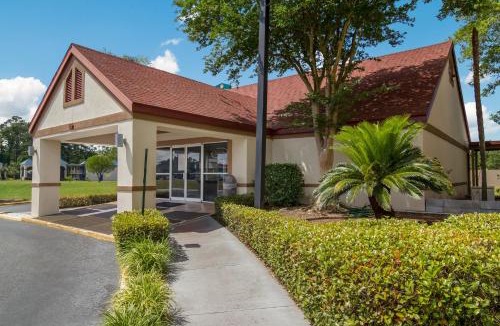 Dock Junction Hotel | Red Roof Inn & Suites Brunswick I-95