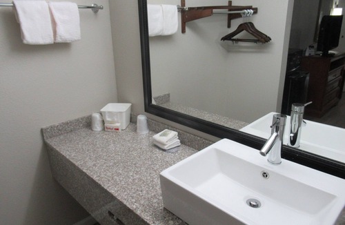 Walton Hotel | Red Roof Inn Walton - Richwood
