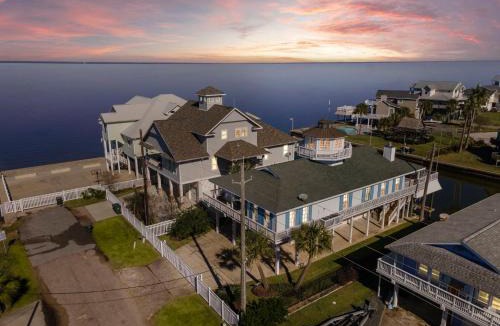 Isla Del Sol House | Reelview