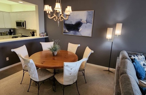 Connors Condo | Regatta at Vanderbilt is an upscale condo - a 7 minute walk to the beach!