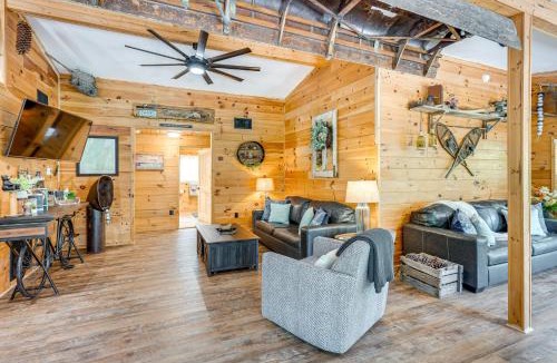 Murphy House | Relax Fireside! Creek Cabin 9 Mi to Dtwn Murphy