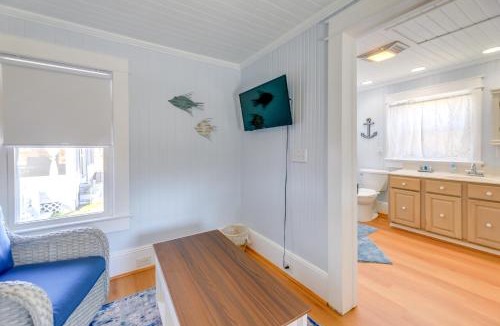 Davis House | Relax Fireside: Retreat 1 Mi to Davis Ferry