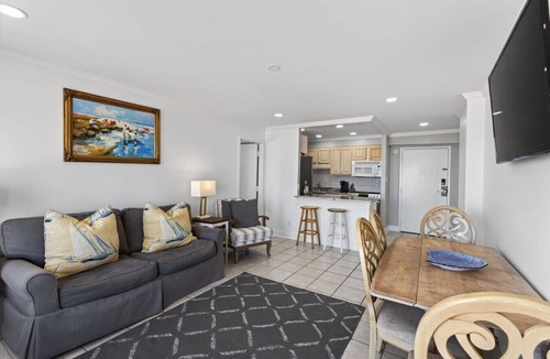 Northeast Virginia Beach Apartment | Relax on Sunny Virginia Beach with Oceanfront View