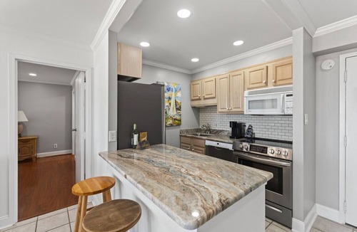 Northeast Virginia Beach Apartment | Relax on Sunny Virginia Beach with Oceanfront View