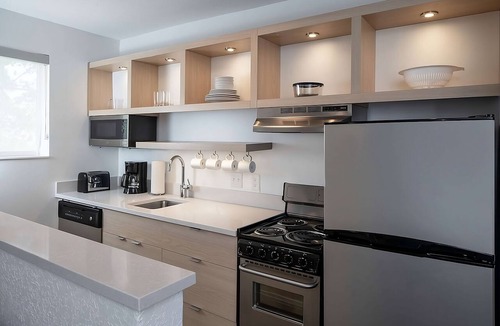 Falls Church Hotel | Relaxing Getaway Awaits! Spacious 2BR Suite with Full Kitchen, Pets Allowed!